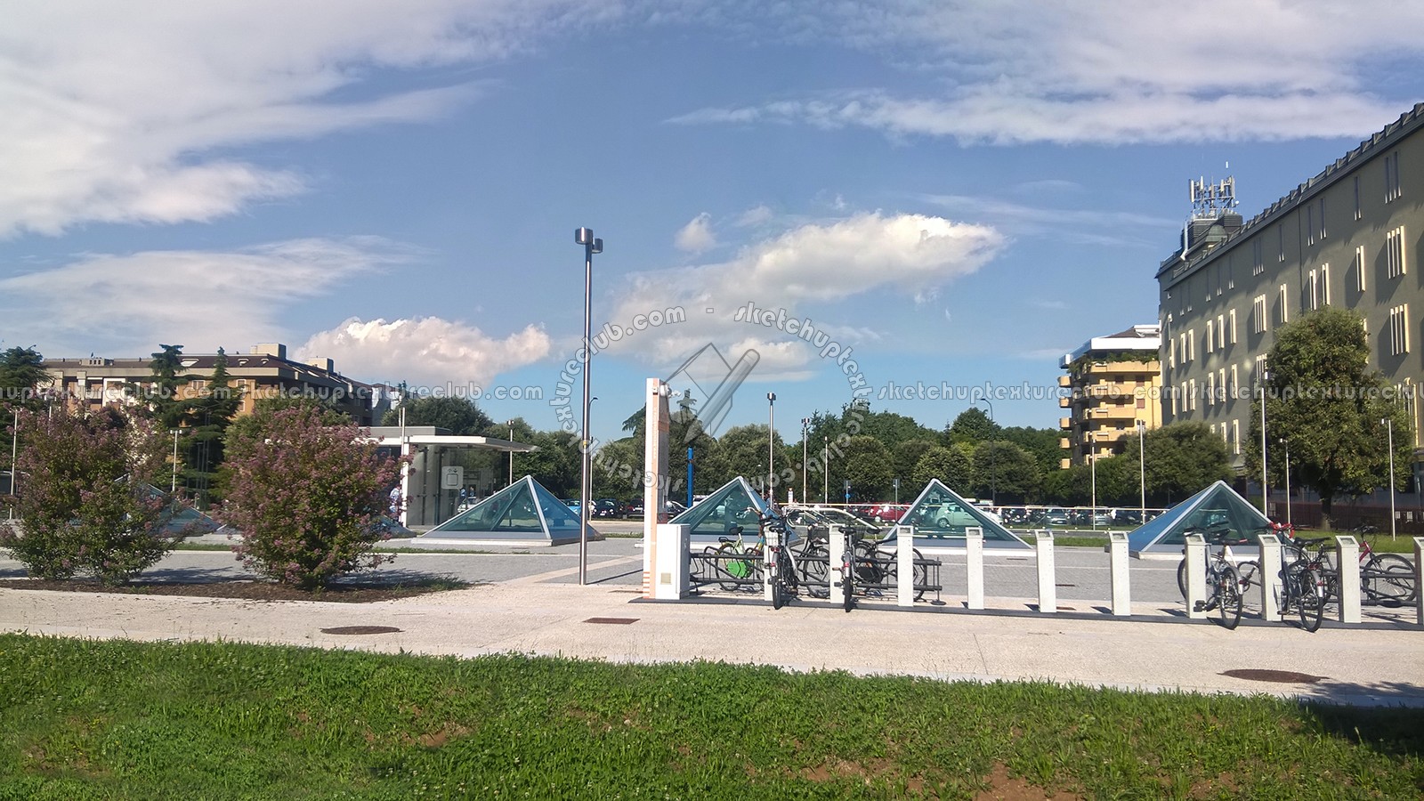 Textures - BACKGROUNDS & LANDSCAPES - CITY & TOWNS - Brescia italy city square landscape 17601