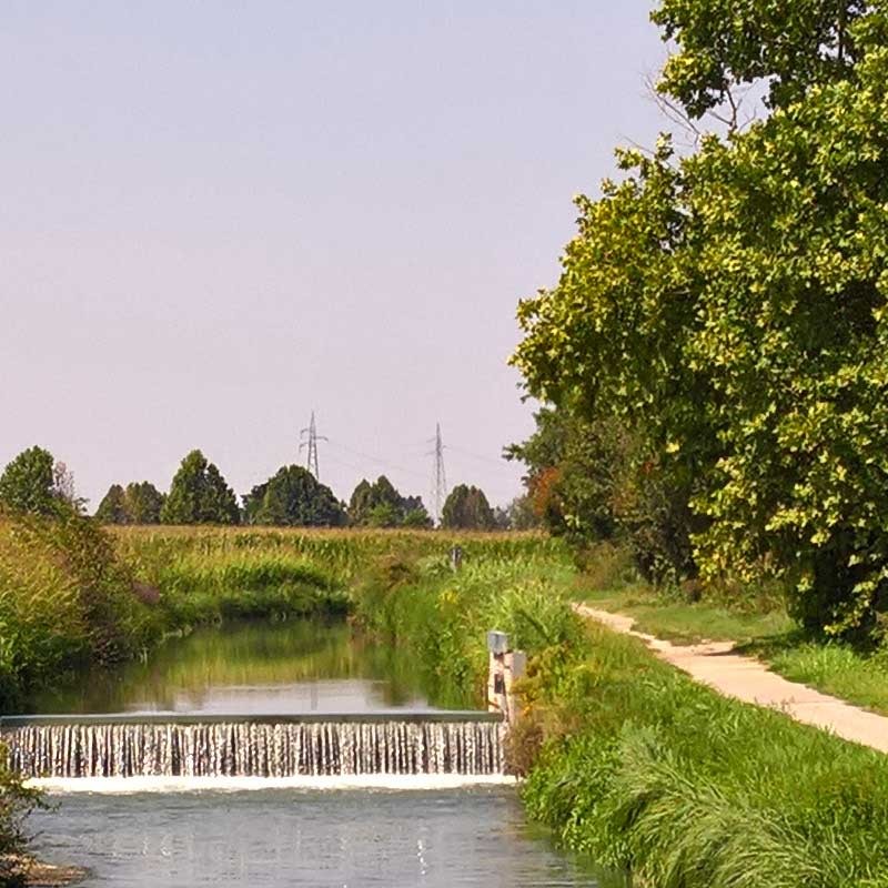 Textures   -   BACKGROUNDS &amp; LANDSCAPES   -   NATURE   -   Rivers &amp; streams  - Irrigation canal background 20808 - HR Full resolution preview demo