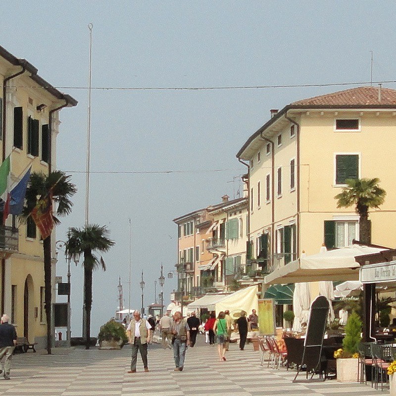 Textures   -   BACKGROUNDS &amp; LANDSCAPES   -   CITY &amp; TOWNS  - Italy garda lake lazise city landscape texture 17528 - HR Full resolution preview demo