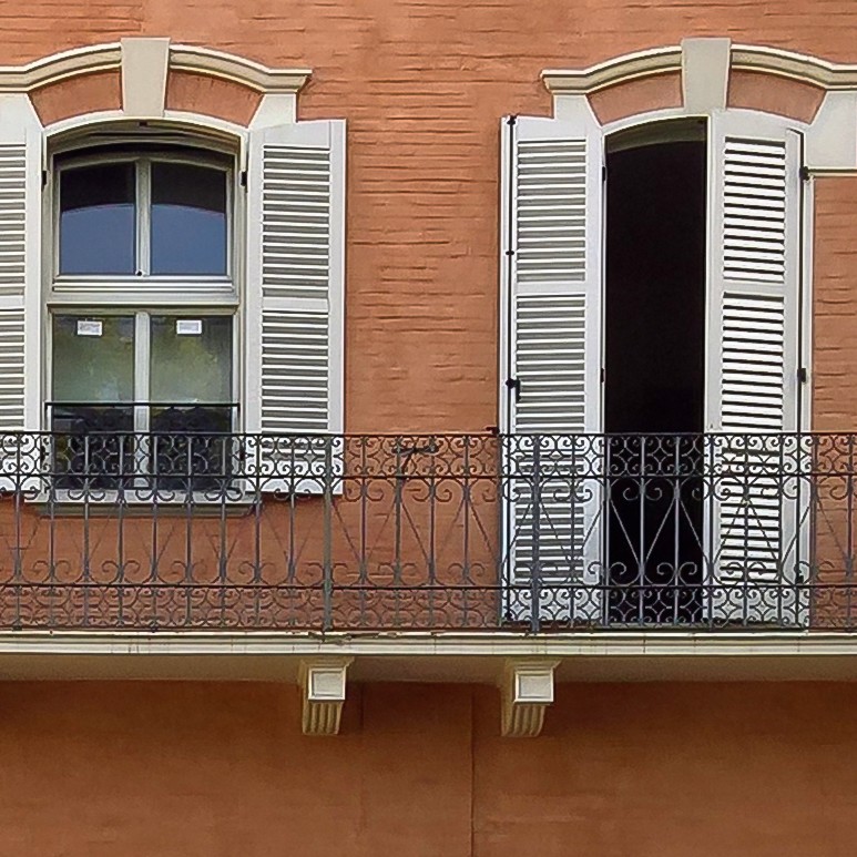 Textures   -   ARCHITECTURE   -   BUILDINGS   -   Windows   -   mixed windows  - Old residential window with balcony texture 18459 - HR Full resolution preview demo