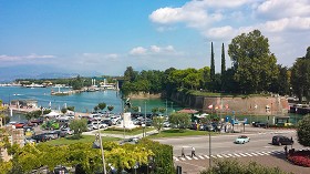 Textures   -   BACKGROUNDS &amp; LANDSCAPES   -   NATURE   -   Lakes  - Italy garda lake landscape 17535