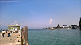 Textures   -   BACKGROUNDS &amp; LANDSCAPES   -   NATURE   -  Lakes - Italy garda lake landscape 17538