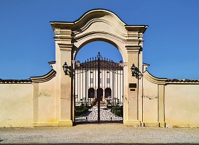 Textures   -   ARCHITECTURE   -   BUILDINGS   -  Gates - Old metal entrance gate texture 18570