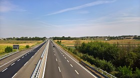 Textures   -   BACKGROUNDS &amp; LANDSCAPES   -  ROADS &amp; PARKINGS - Highway landscape texture 17559