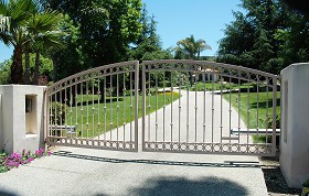 Textures   -   ARCHITECTURE   -   BUILDINGS   -   Gates  - Metal entrance gate texture 18575