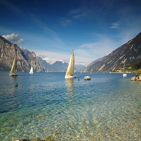 Textures   -   BACKGROUNDS &amp; LANDSCAPES   -   NATURE   -  Lakes - Italy garda lake landscape 17549