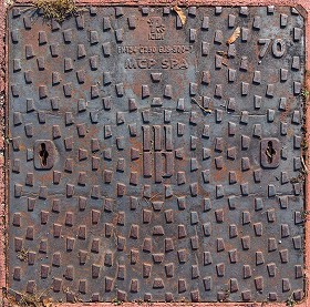 Textures   -   ARCHITECTURE   -   ROADS   -  Street elements - Rusty metal manhole texture 19705