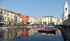 Textures   -   BACKGROUNDS &amp; LANDSCAPES   -  CITY &amp; TOWNS - Italy garda lake lazise city landscape texture 17531