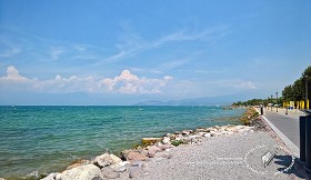 Textures   -   BACKGROUNDS &amp; LANDSCAPES   -   NATURE   -   Lakes  - Italy garda lake landascape 18291