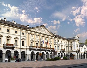 Textures   -   BACKGROUNDS &amp; LANDSCAPES   -  CITY &amp; TOWNS - Aosta italy city square landscape 17591