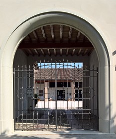 Textures   -   ARCHITECTURE   -   BUILDINGS   -   Gates  - Iron entrance gate texture 18594