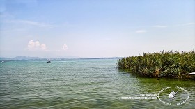 Textures   -   BACKGROUNDS &amp; LANDSCAPES   -   NATURE   -   Lakes  - Italy garda lake landascape 18297