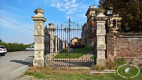 Textures   -   ARCHITECTURE   -   BUILDINGS   -   Gates  - Old iron entrance gate texture 18595