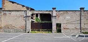 Textures   -   ARCHITECTURE   -   BUILDINGS   -   Gates  - Old rusty rural iron entrance gate texture 18601