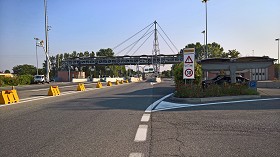 Textures   -   BACKGROUNDS &amp; LANDSCAPES   -   ROADS &amp; PARKINGS  - Tollbooth landscape texture 17588