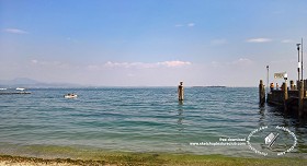 Textures   -   BACKGROUNDS &amp; LANDSCAPES   -   NATURE   -   Lakes  - Italy garda lake landascape 18319