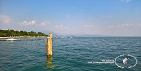 Textures   -   BACKGROUNDS &amp; LANDSCAPES   -   NATURE   -  Lakes - Italy garda lake landascape 18320