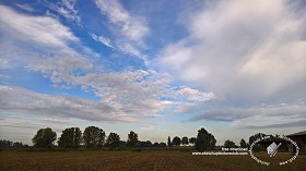 Textures   -   BACKGROUNDS &amp; LANDSCAPES   -   SKY &amp; CLOUDS  - Cloudy sky whit rural background 18399