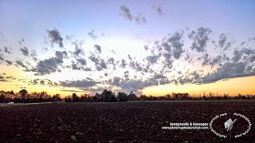 Textures   -   BACKGROUNDS &amp; LANDSCAPES   -   SUNRISES &amp; SUNSETS  - Autumn sunset with countryside background 21023