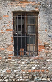 Textures   -   ARCHITECTURE   -   BUILDINGS   -   Windows   -  mixed windows - Old damage window texture 17420