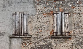 Textures   -   ARCHITECTURE   -   BUILDINGS   -   Windows   -   mixed windows  - Old damage window texture 18413