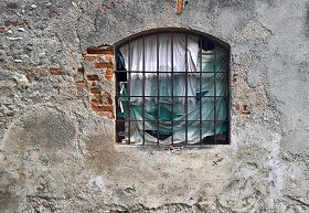 Textures   -   ARCHITECTURE   -   BUILDINGS   -   Windows   -   mixed windows  - Old damaged window texture 18431