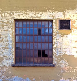 Textures   -   ARCHITECTURE   -   BUILDINGS   -   Windows   -   mixed windows  - Old damaged windows glass blocks broken texture 18438