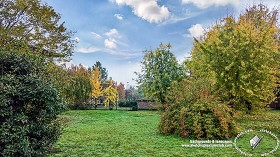 Textures   -   BACKGROUNDS &amp; LANDSCAPES   -   CITY &amp; TOWNS  - Urban area with autumn trees landscape 21038