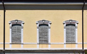 Textures   -   ARCHITECTURE   -   BUILDINGS   -   Windows   -   mixed windows  - Old residential window texture 18443