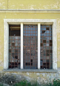 Textures   -   ARCHITECTURE   -   BUILDINGS   -   Windows   -   mixed windows  - Old windows glass blocks broken texture 1 18412